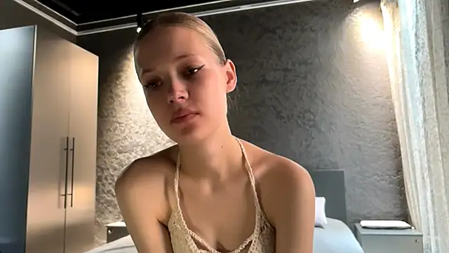 Snapshot of ZaidaSchwarten chatting on 07.17.26 ZaidaSchwarten online show from 07.17.26