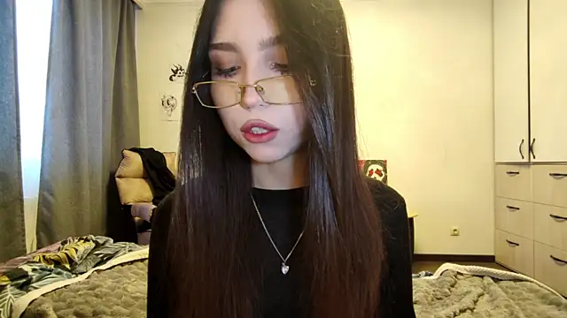 Qwami Amie online show from 02.22.26