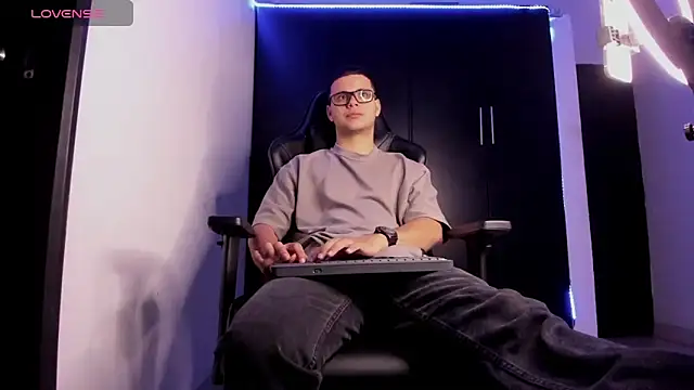 Liam Mateo online show from 03.21.26