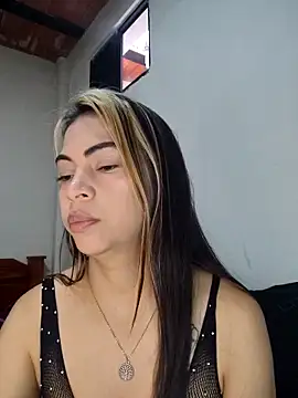 Evangeline Bonnet online show from 02.02.26