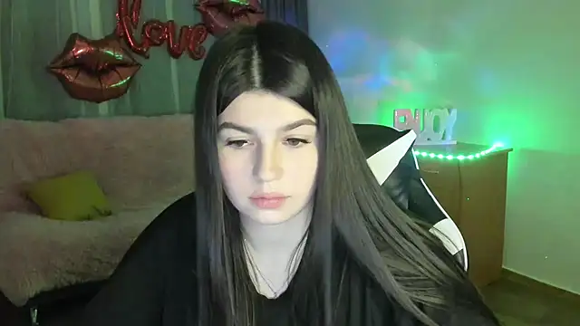 KisaModel online show from 04.18.26