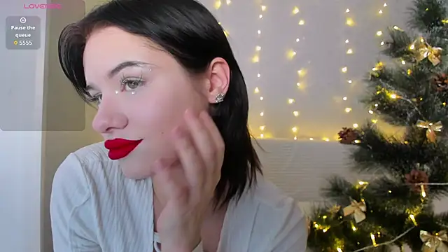 BeatriceMoonlight online show from 12.16.25