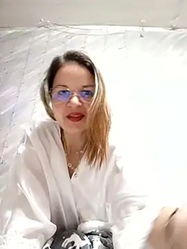 NikkyNatural online show from 12.16.25