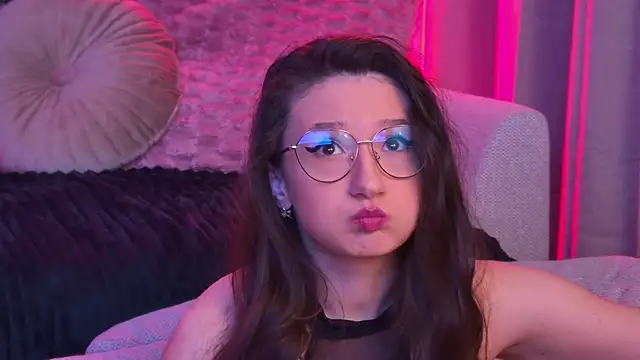 TheaMalekoo online show from 02.08.26