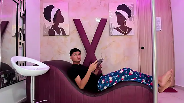 HORNY PRETTY online show from 12.18.25