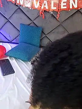 LunaaCurly online show from 02.16.26