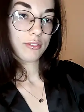 Snapshot of EmmaJacson chatting on 12.18.25 EmmaJacson online show from 12.18.25