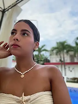 Snapshot of Valeria-escobar chatting on 05.21.26 Valeria-escobar online show from 05.21.26
