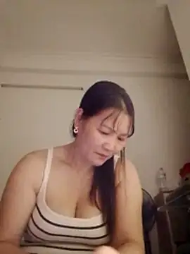 Snapshot of Cako-naka chatting on 02.22.26 Cako-naka online show from 02.22.26