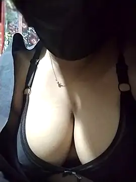 nosrat014 online show from 12.17.25