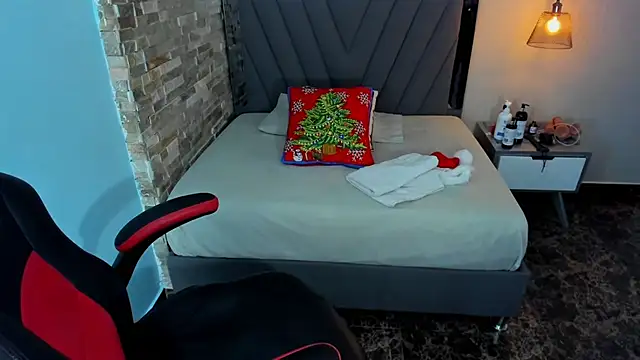 BRIANA Z online show from 12.19.25