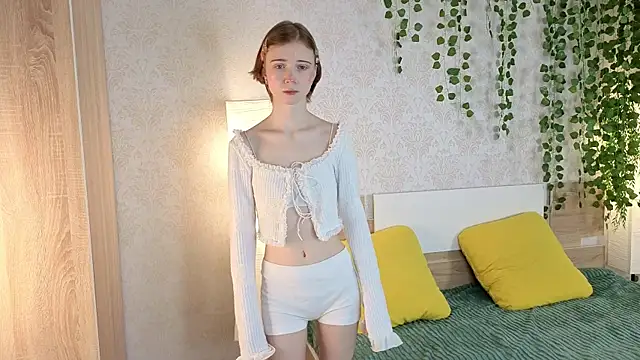 Snapshot of ViollaBloom chatting on 12.15.25 ViollaBloom online show from 12.15.25