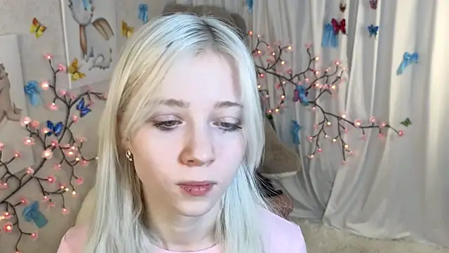 Snapshot of ViollaBloom chatting on 01.10.26 ViollaBloom online show from 01.10.26