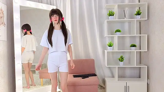 Snapshot of ViollaBloom chatting on 02.10.26 ViollaBloom online show from 02.10.26