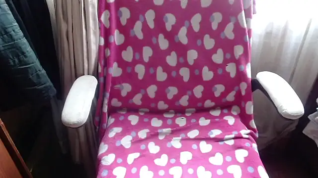 Snapshot of 666maskgirl chatting on 02.14.26 666maskgirl online show from 02.14.26