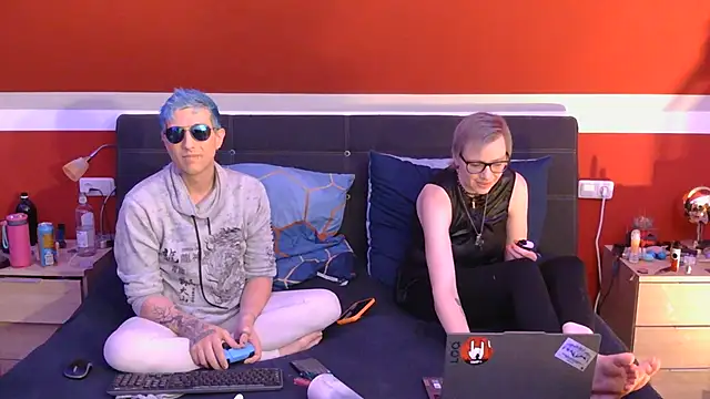 Snapshot of AskAveryAnything chatting on 07.27.26 AskAveryAnything online show from 07.27.26