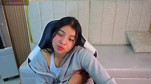 Sofi Adams Tx online show from 12.17.25