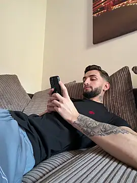 Snapshot of Juliann69Ramiro chatting on 01.17.26 Juliann69Ramiro online show from 01.17.26