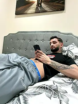 Snapshot of Juliann69Ramiro chatting on 01.19.26 Juliann69Ramiro online show from 01.19.26