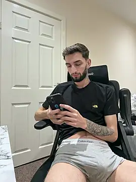 Snapshot of Juliann69Ramiro chatting on 02.25.26 Juliann69Ramiro online show from 02.25.26