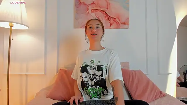 Amelia Saenz  online show from 03.24.26