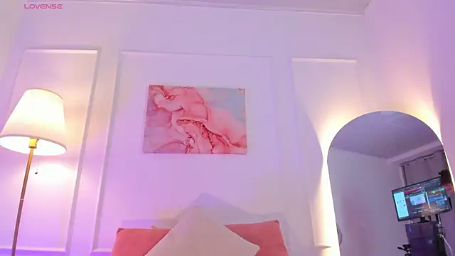 Amelia Saenz  online show from 05.26.26