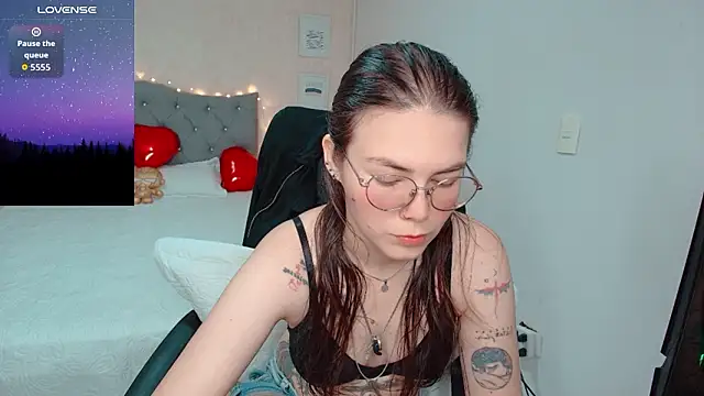 Snapshot of lexalove_doll chatting on 02.27.26 lexalove doll online show from 02.27.26