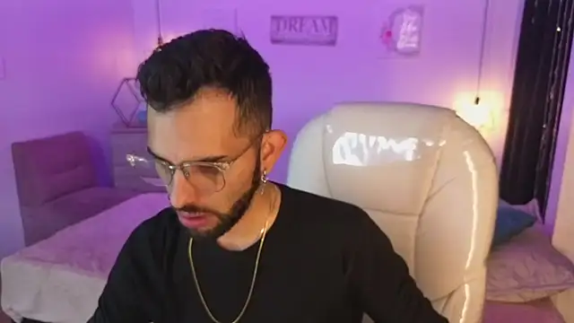 annie and ryan online show from 12.18.25