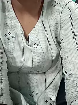 Snapshot of teena-11 chatting on 05.16.26 teena-11 online show from 05.16.26