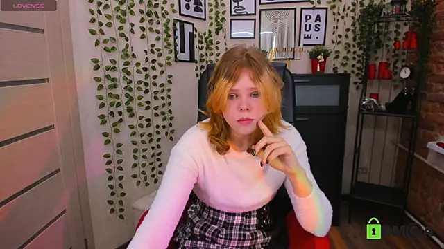 Soft Flame online show from 12.17.25