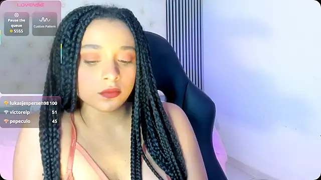 khiara    online show from 12.20.25