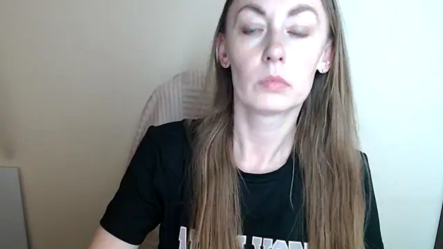 Snapshot of LiaSeass_ chatting on 06.10.26 LiaSeass online show from 06.10.26