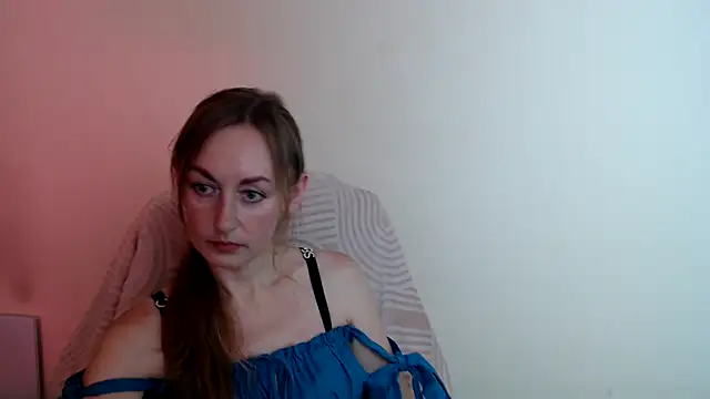 Snapshot of LiaSeass_ chatting on 06.28.26 LiaSeass online show from 06.28.26