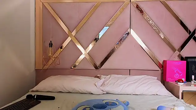 Stephanny Blush online show from 03.20.26