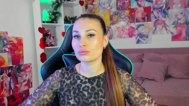 NoraFoxes online show from 12.17.25