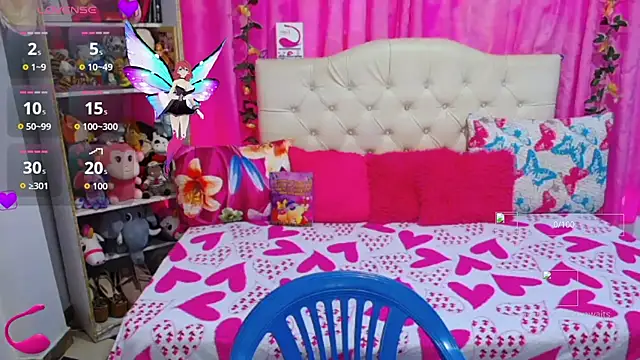 Snapshot of golden_girl01 chatting on 10.03.25 golden girl01 online show from 10.03.25