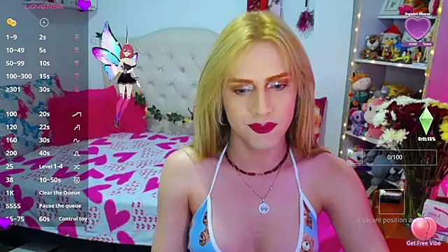 Snapshot of golden_girl01 chatting on 10.21.25 golden girl01 online show from 10.21.25