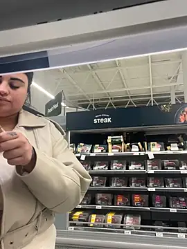 Snapshot of Curvybabesxxo chatting on 02.16.26 Curvybabesxxo online show from 02.16.26