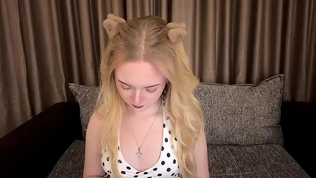 Dari Foxx online show from 05.25.26