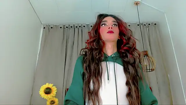 camila vasquez  online show from 12.16.25