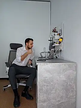 Snapshot of Lovebackground chatting on 12.27.24 Lovebackground online show from 12.27.24