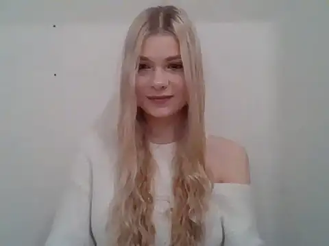 Snapshot of GeorginaLovely chatting on 12.18.25 GeorginaLovely online show from 12.18.25