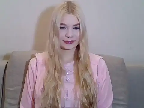 Snapshot of GeorginaLovely chatting on 01.14.26 GeorginaLovely online show from 01.14.26