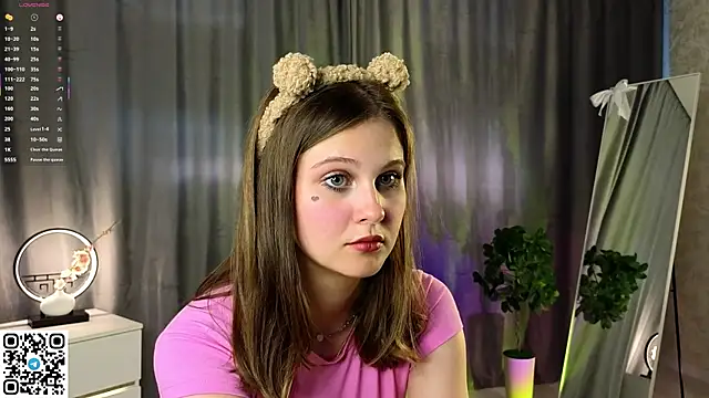 Snapshot of OpalEternis chatting on 06.09.26 OpalEternis online show from 06.09.26