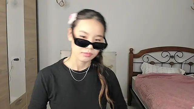 amiya cute online show from 02.11.26