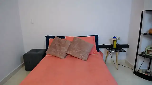 Parislennon online show from 02.07.26