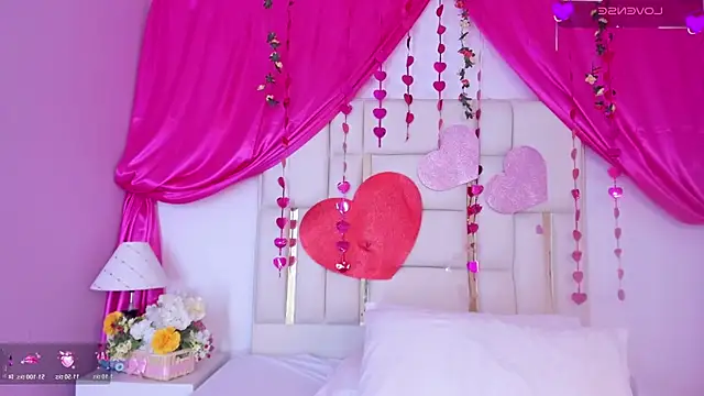 Snapshot of Silvanna-Casstro chatting on 02.17.26 Silvanna-Casstro online show from 02.17.26