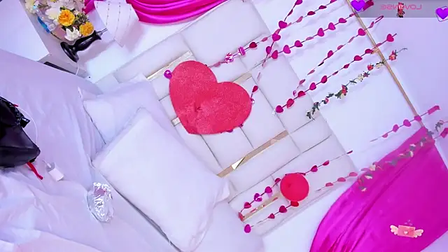 Snapshot of Silvanna-Casstro chatting on 02.25.26 Silvanna-Casstro online show from 02.25.26