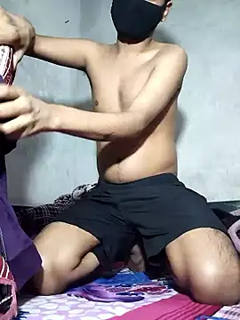 Snapshot of realcouple71 chatting on 01.13.26 realcouple71 online show from 01.13.26