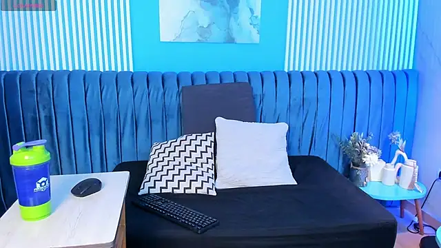 Snapshot of dahianeconnor chatting on 02.16.26 dahianeconnor online show from 02.16.26